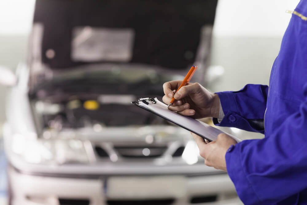 Sindipostos elenca dicas para fazer a manutenção do carro durante as férias