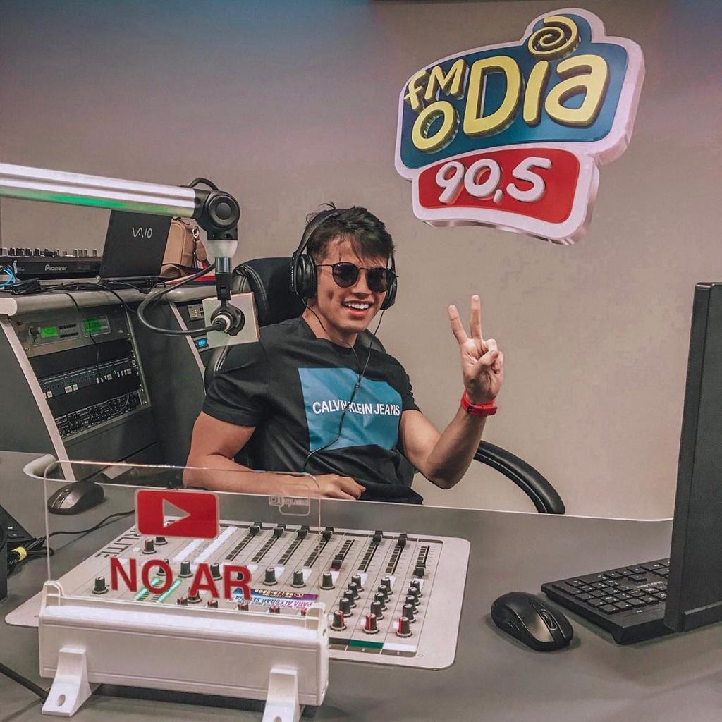 Vinícius Araújo, Fonoaudiólogo de Tierry e de diversos famosos, dá dicas vocais valiosas