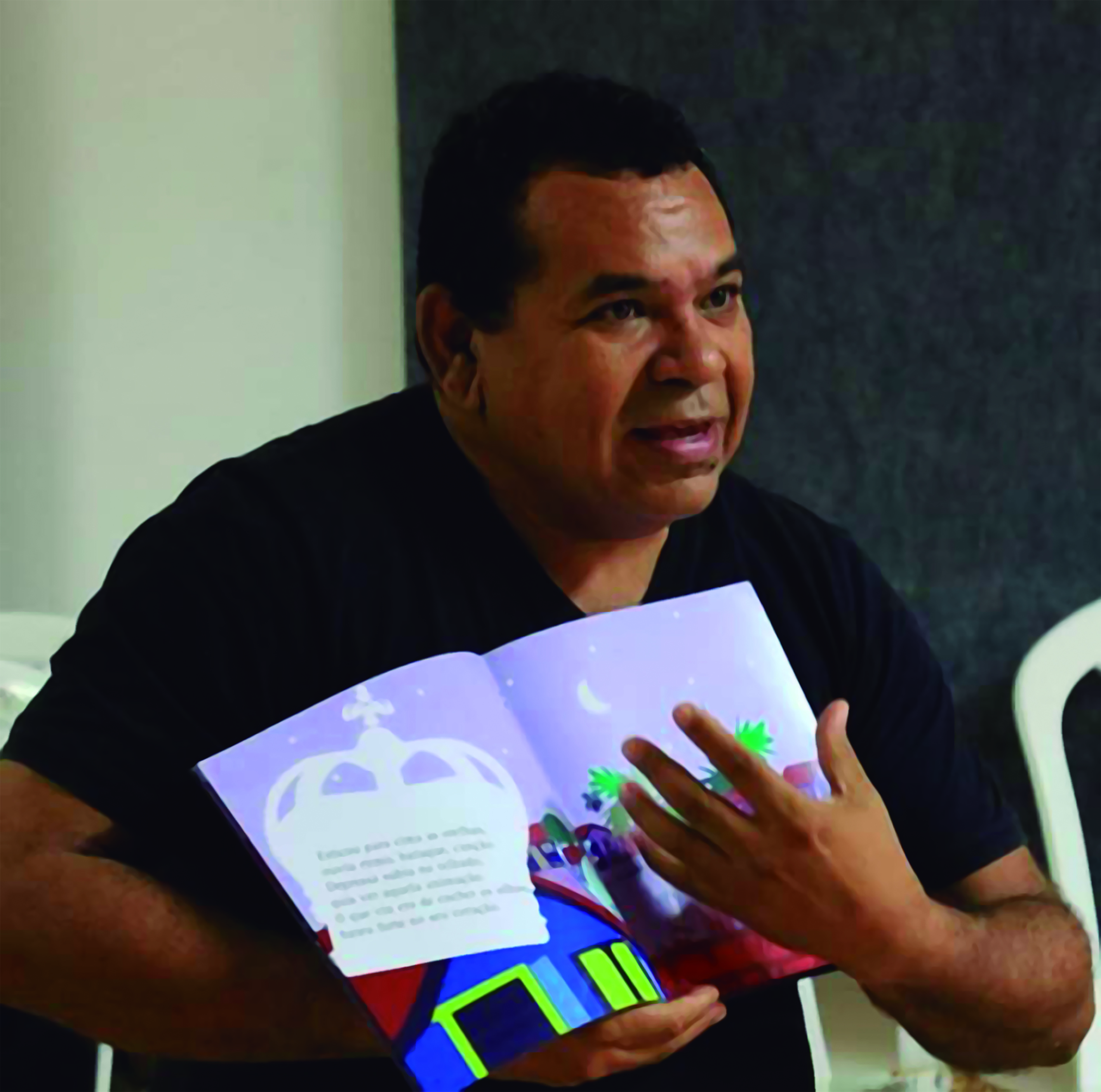 Projeto Palavras finaliza programação de fevereiro com o autor Kelsen Bravos