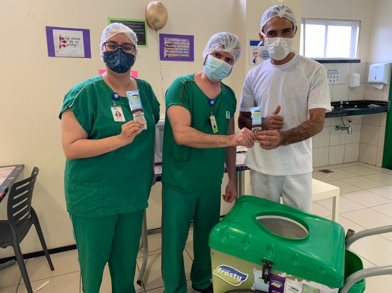 Corrente do bem: profissionais do Hospital Leonardo da Vinci recebem ação da Sorvetes Frosty