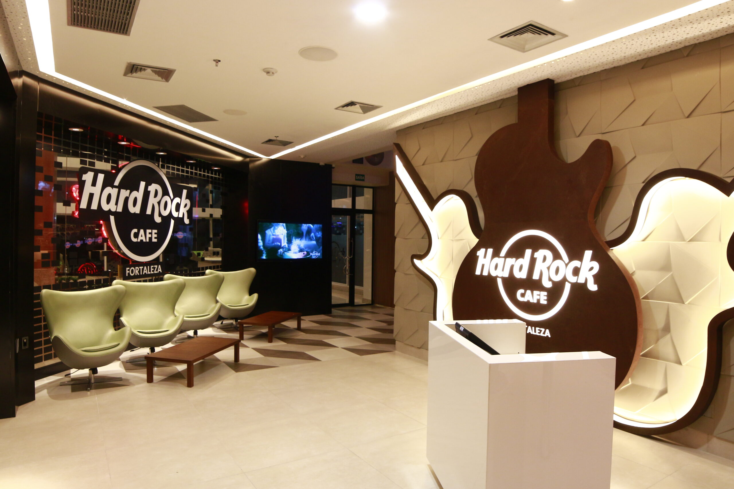 Completando dois anos em Fortaleza, Hard Rock Cafe celebra consolidação no mercado local com destaque para delivery