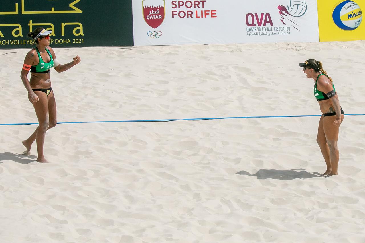 Atletas nacionais do AYO Team, Rebecca e Ana Patrícia disputam campeonato de vôlei no Catar