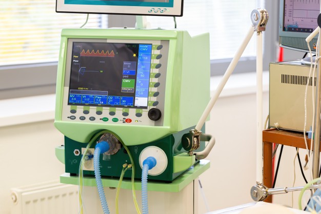 Distrimédica lista os equipamentos básicos para montar um leito de UTI