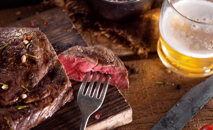 Cerveja e churrasco são os protagonistas da live da D’Origem neste sábado