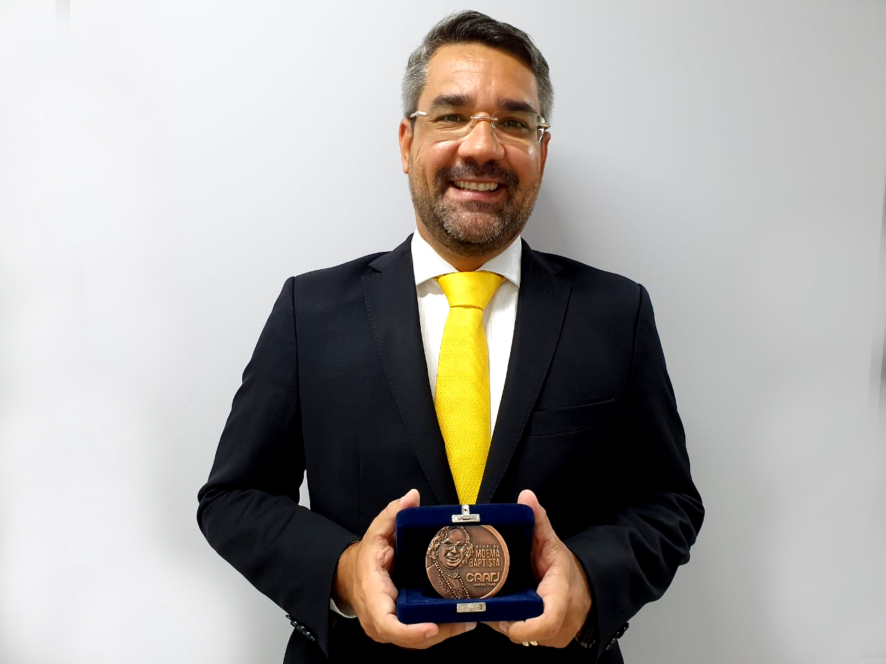 Sávio Aguiar, presidente da CAACE, recebe honraria por feitos pela advocacia cearense em meio à pandemia