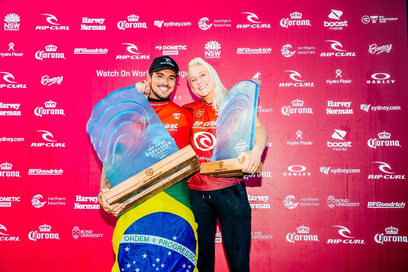 Gabriel Medina é campeão da 3ª etapa e Tatiana Weston-Webb é vice, na Austrália