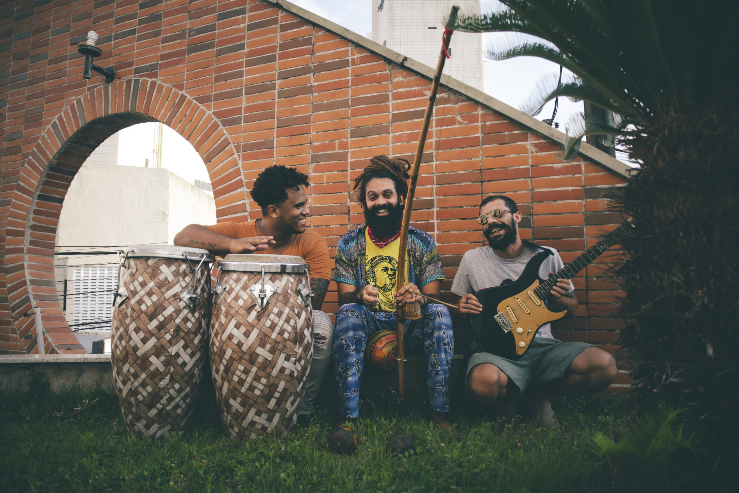 Trio cearense canta as tradições da cultura nordestina afro-indígena no São João virtual do Dragão do Mar