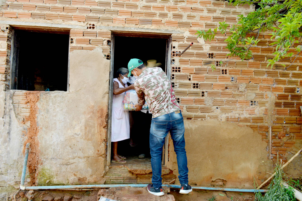 Campanha da Associação Caatinga arrecada doações para 40 comunidades do semiárido nos estados do Ceará e do Piauí