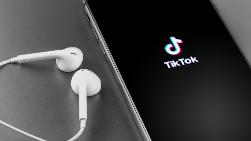 Empresas de recrutamento encontram no TikTok novas ferramentas para seleção