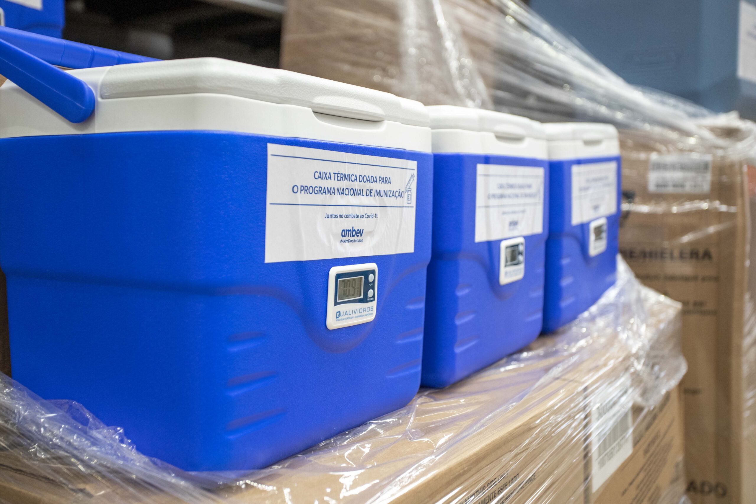 Ambev doa caixas térmicas para transporte de vacinas da Covid-19, em Fortaleza