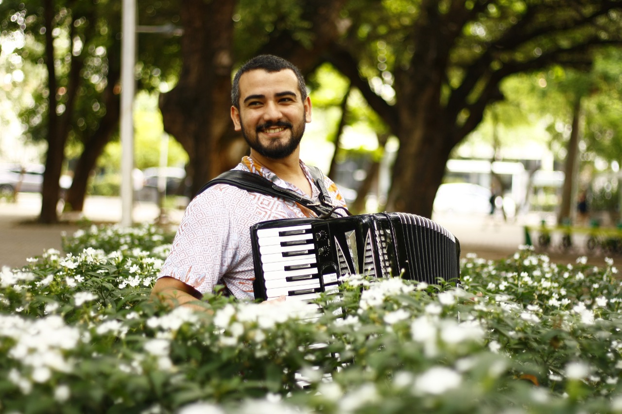 Música ao vivo, programação infantil e treino esportivo agitam o final de semana no Shopping Del Paseo
