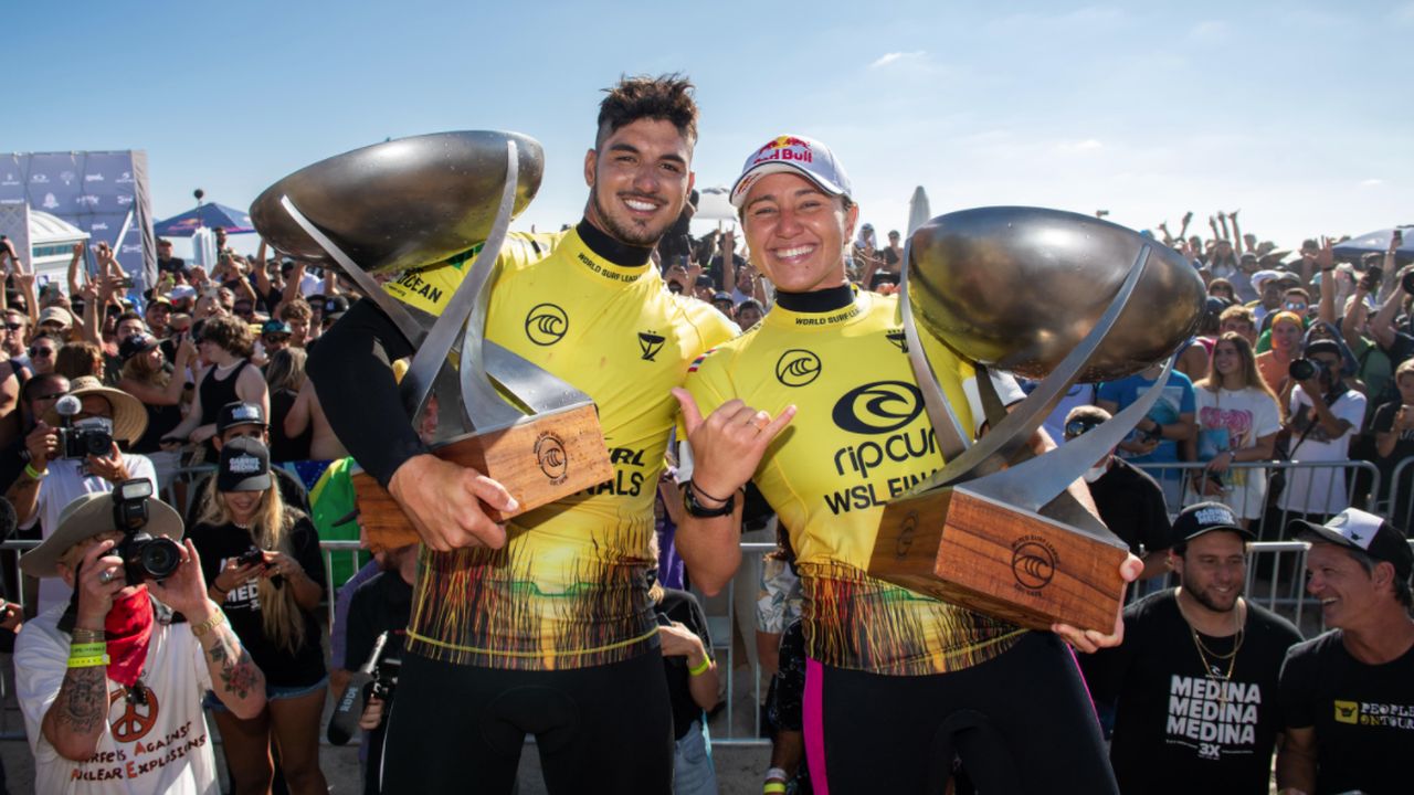 Gabriel Medina é tricampeão e Tatiana Weston-Webb é a vice-campeã mundial de  surfe, no Rip Curl WSL Finals