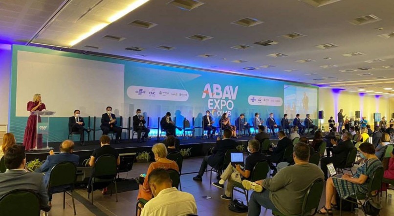 ABAV Expo & Collab reúne 184 marcas expositoras de turismo em Fortaleza; evento-teste marca oficialmente a retomada de feiras e convenções