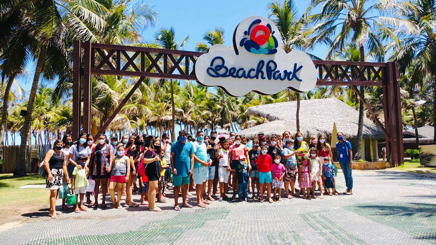 Parceria entre Prefeitura de Aquiraz e Beach Park proporciona dias de alegria a 900 crianças e acompanhantes atendidos pelo CRAS
