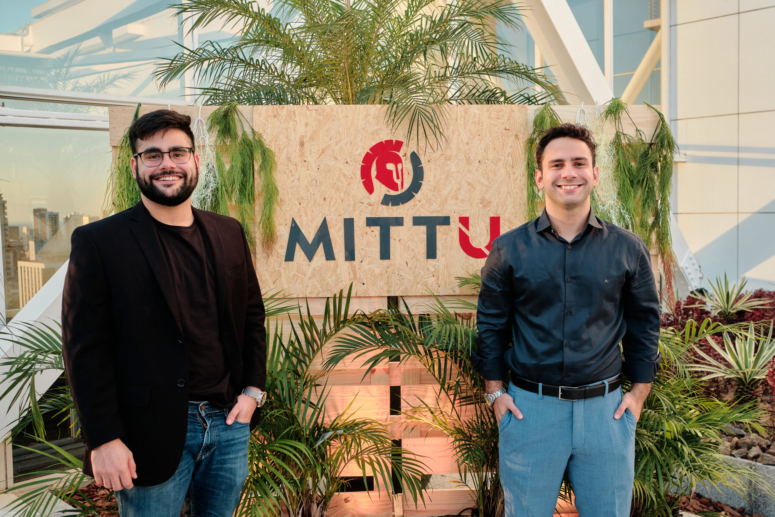 Mittu aposta em conta digital em festa de lançamento