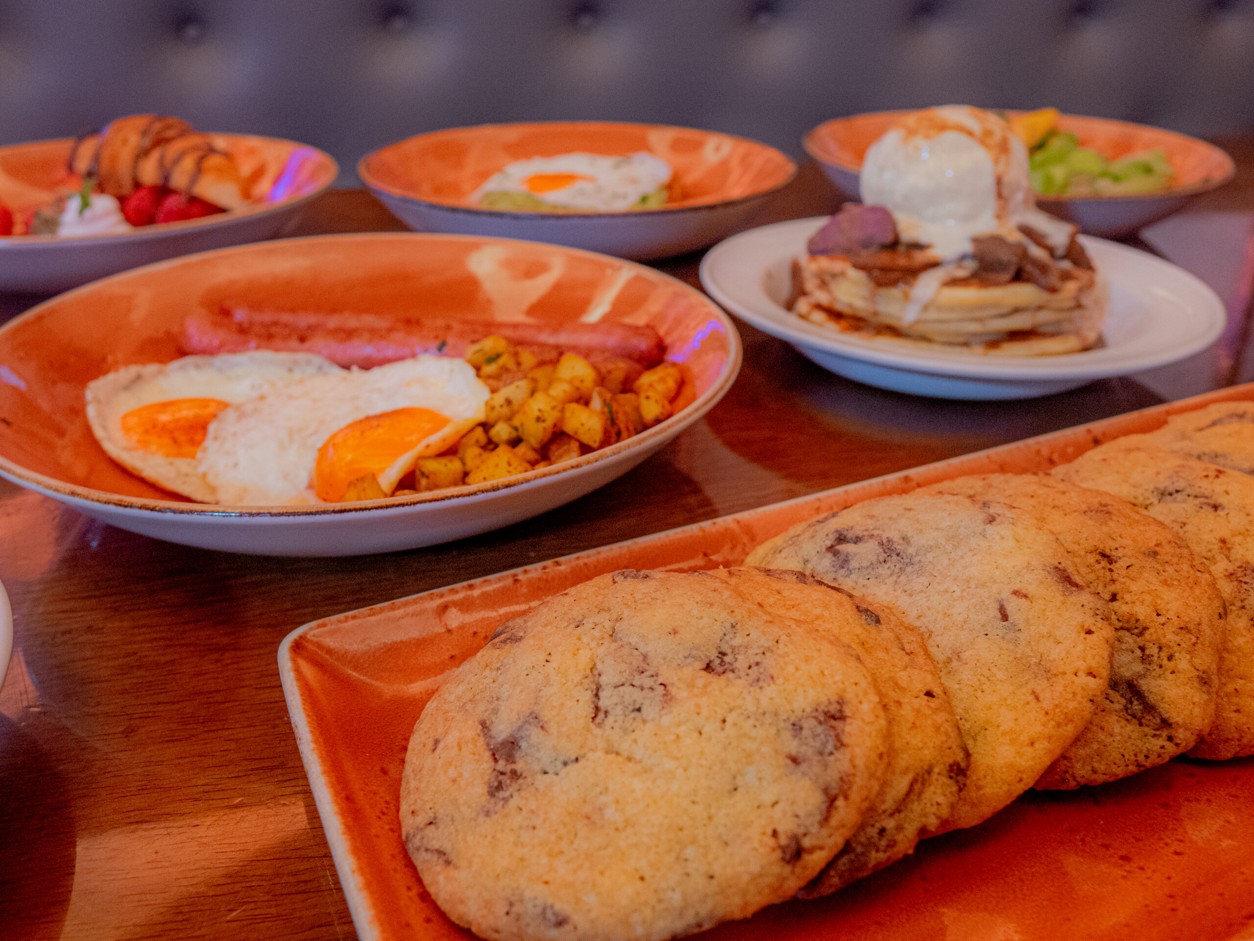 Com edição especial de natal: O Hard Rock Cafe Fortaleza faz o lançamento do novos pratos para o American Breakfast