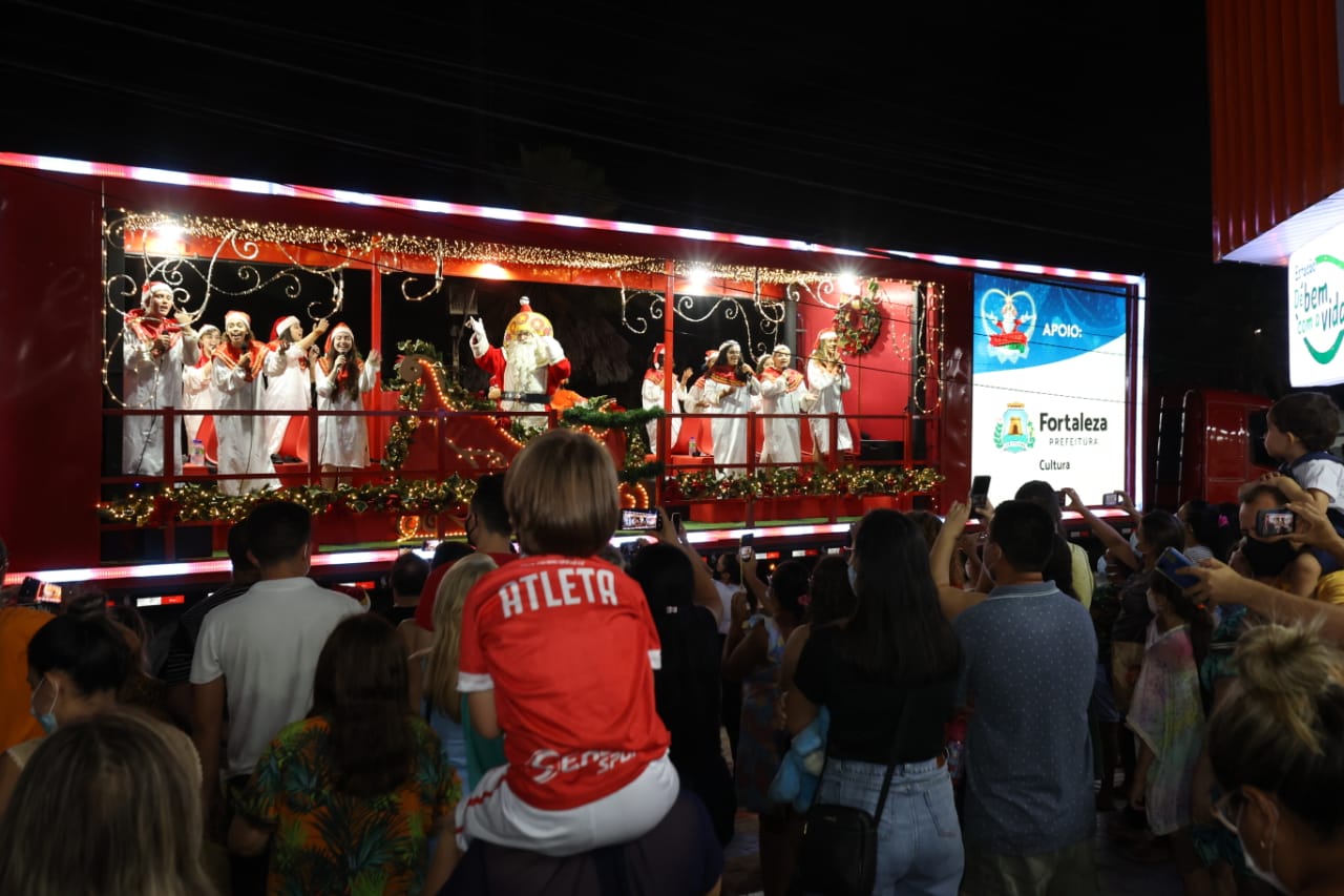 Caminhão da Luz percorrerá bairros de Fortaleza até 23 de dezembro, levando a magia do Natal para perto do público