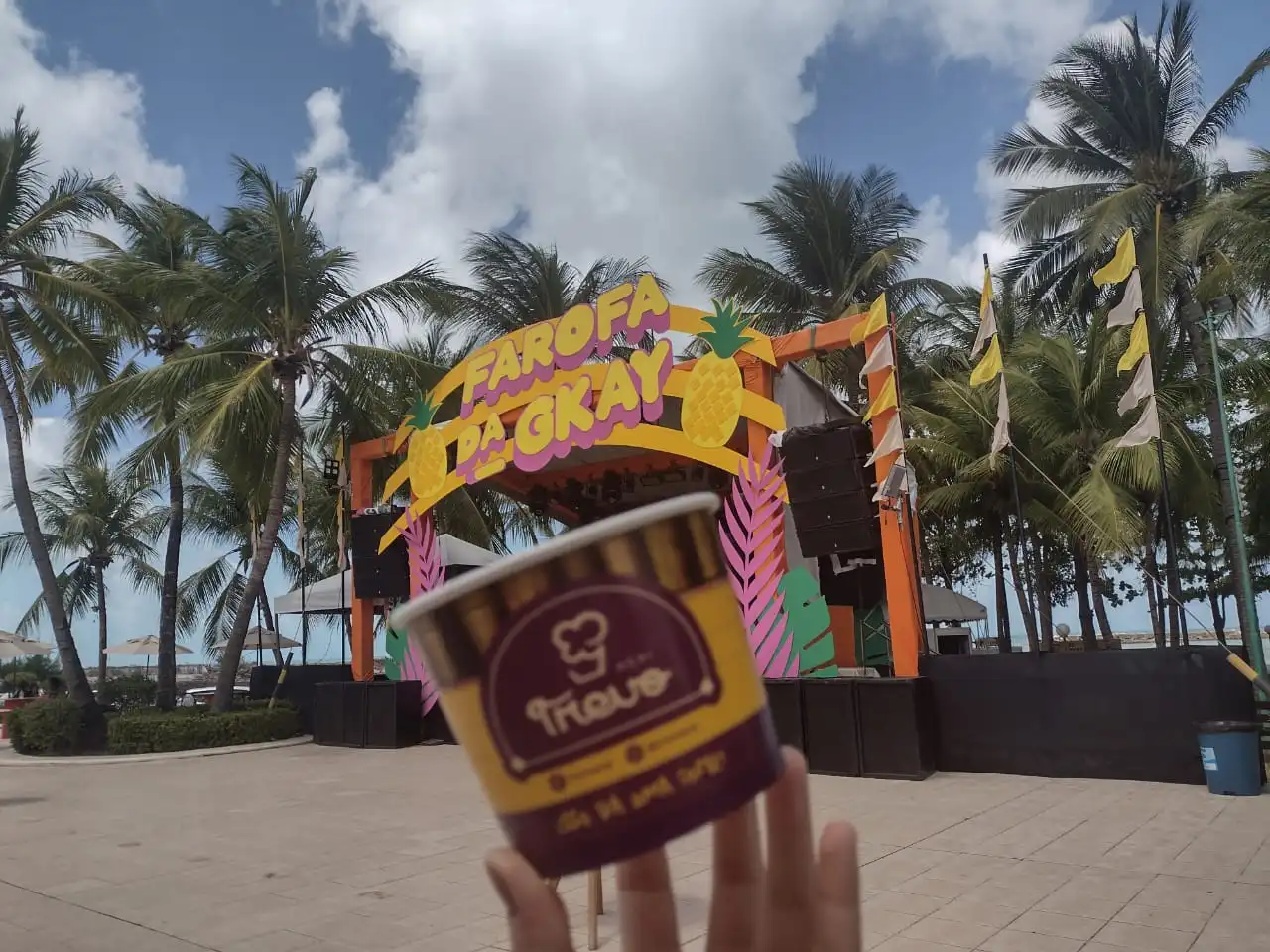 Trevo Açaí participa da Farofa da Gkay no Marina Park Hotel