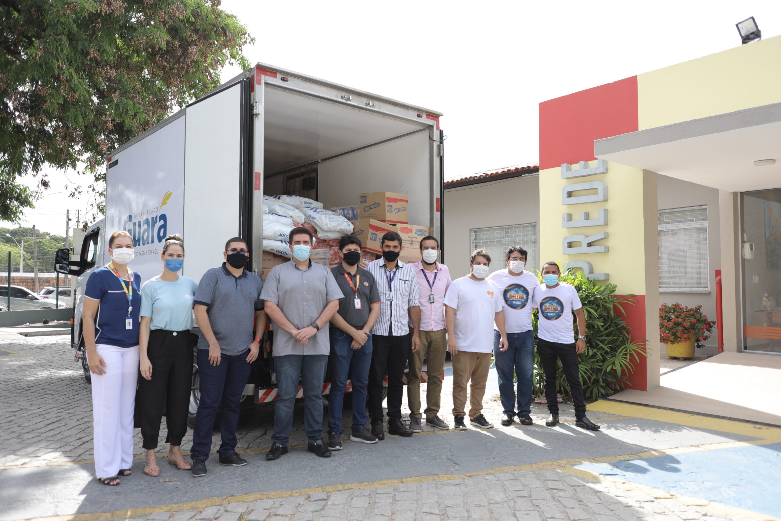 Supermercado Guará entrega doações da Campanha “Natal Solidário Guará” ao Iprede
