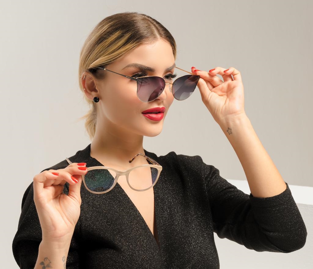 Terceira dose da vacina vale presente nas lojas Ferrovia Eyewear