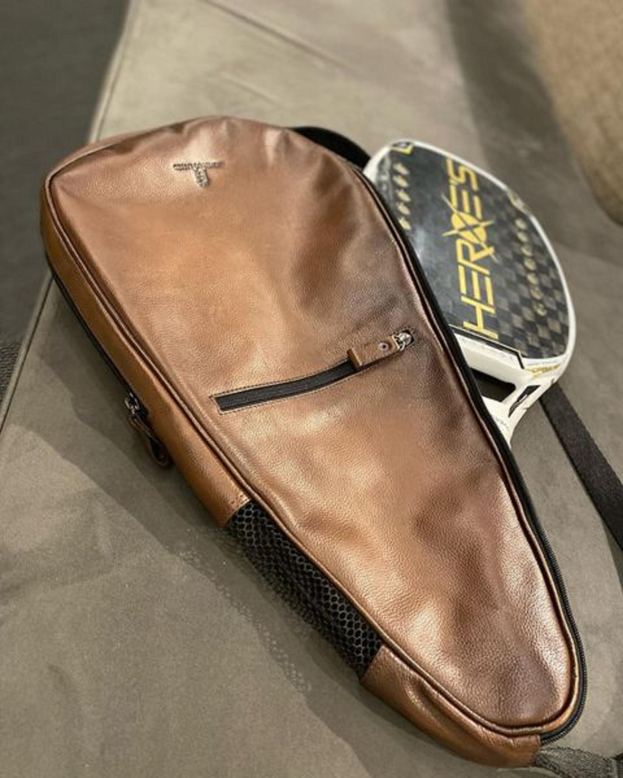 Homem do Sapato lança bags especiais para praticantes de beach tennis