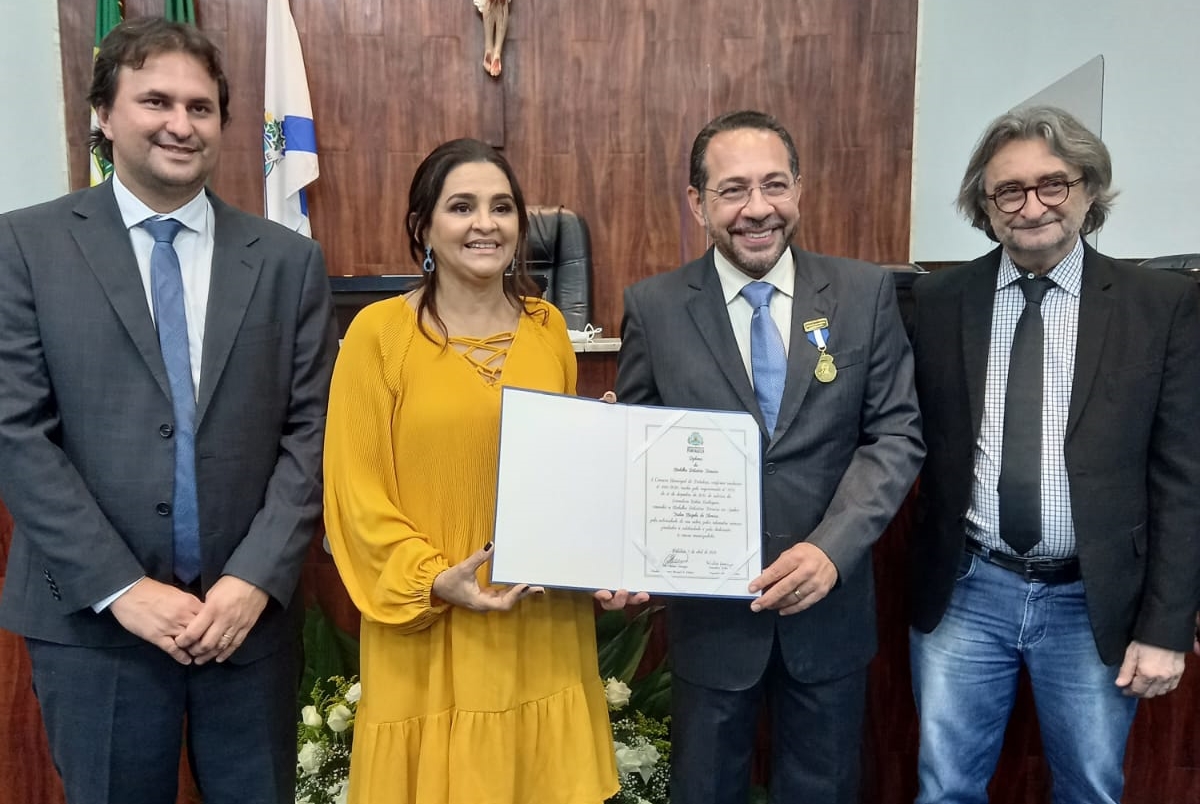 Tadeu Oliveira é homenageado com a Medalha Boticário Ferreira