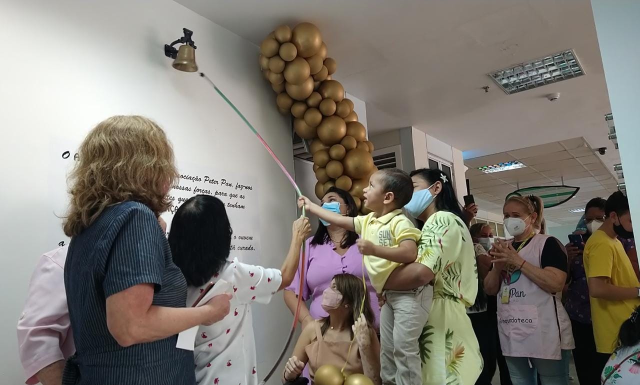 Hias: Centro Pediátrico do Câncer inaugura Sino da Esperança para celebrar conclusão de tratamentos