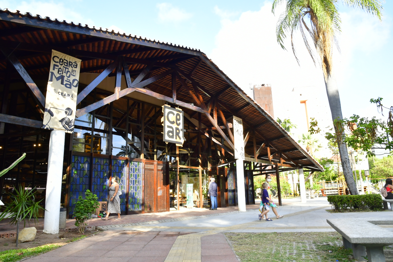 Grupo Mulheres do Brasil apoia Feira de Artesanato realizada na CeArt