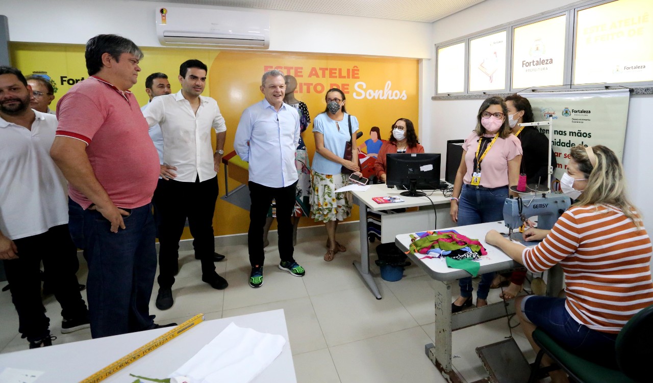 Prefeito Sarto entrega novo ateliê do Projeto Costurando o Futuro no bairro José Walter