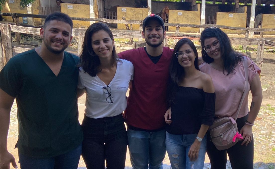 Estudantes da Unifametro idealizam startup para facilitar acesso de tutores a banco de sangue animal