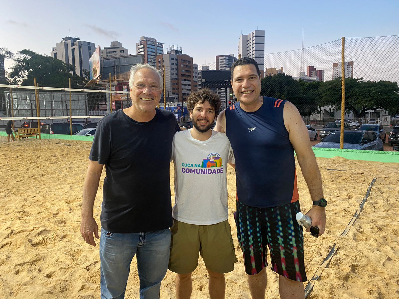 Comissão técnica do Fortaleza Basquete Cearense/CFO visita treino do Rede Cuca Vôlei