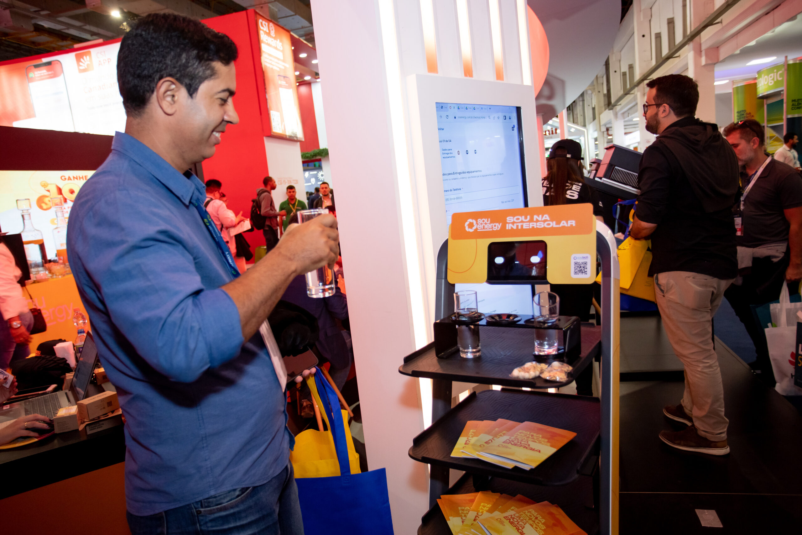 Sou Tech estreia na Equipotel destacando robôs para atendimento, delivery e hospitalidade