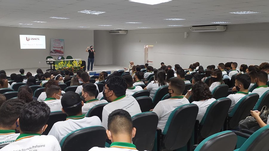 Aulões gratuitos para o ENEM ofertam revisão em todos os conteúdos que caem no exame nacional