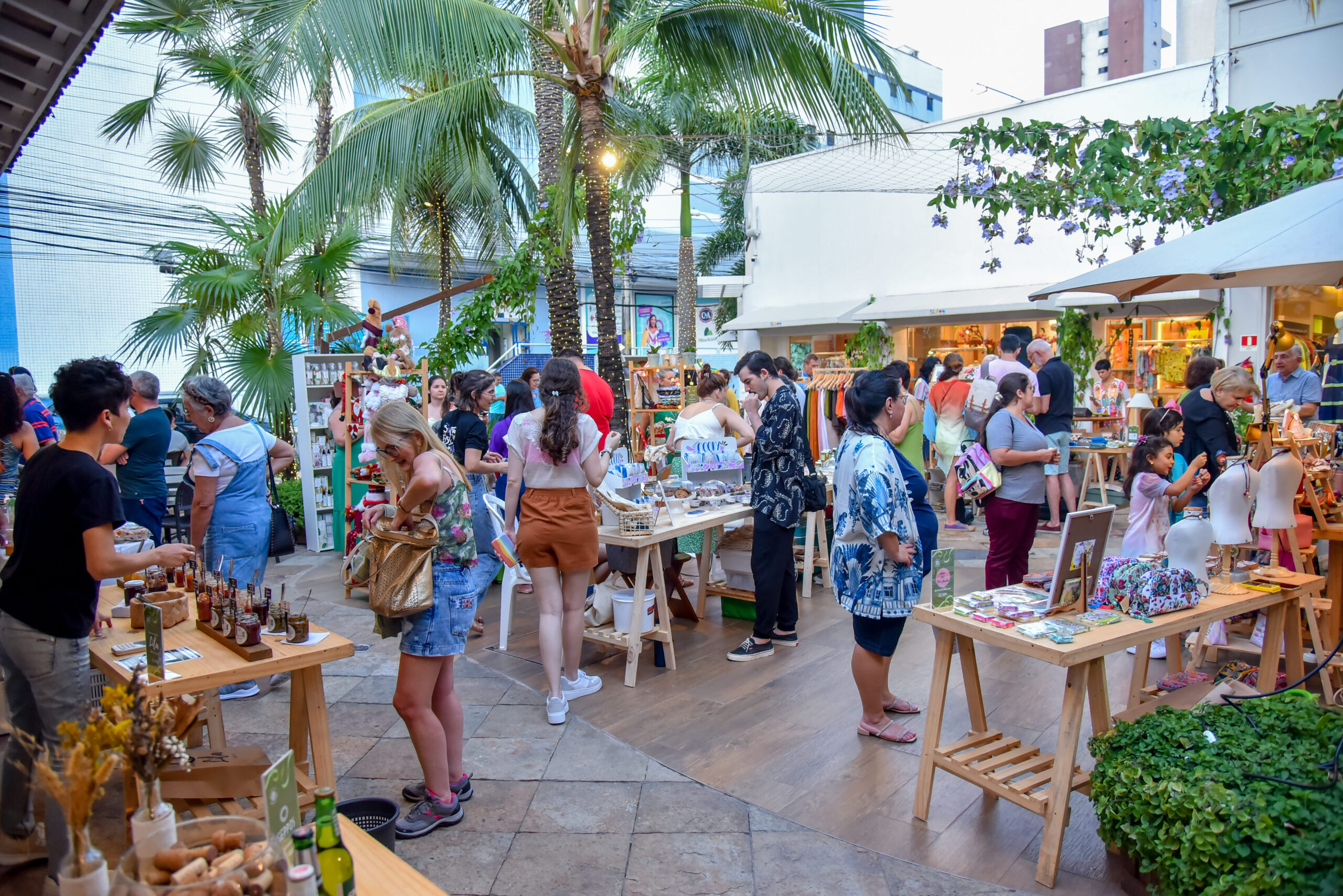 Jardins Open Mall realiza Feirinha Charme e Feira do Vinil
