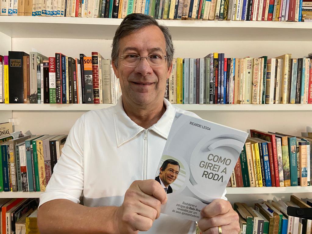 Livro “Como Girei a Roda”, do jornalista Ricardo Lessa, será lançado em Fortaleza neste sábado (08)