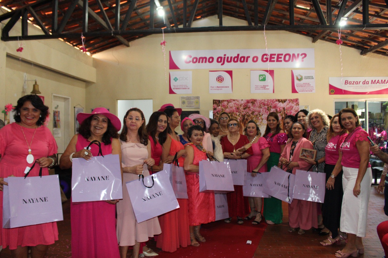 Nayane Lingerie realiza entrega de sutiãs especiais para  mulheres que lutam contra o câncer de mama 