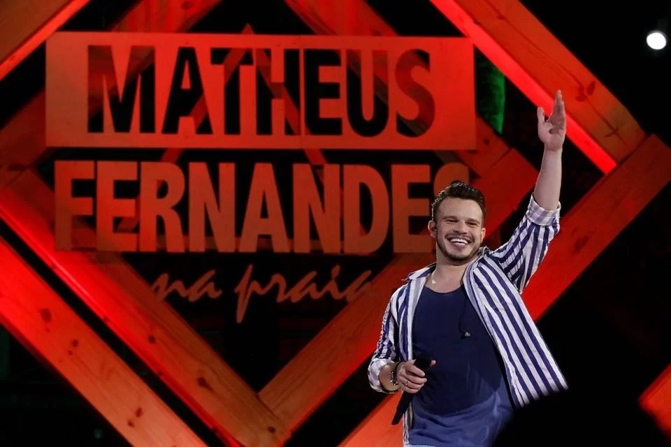 Matheus Fernandes se apresenta neste sábado (29) em Fortaleza com o projeto ‘MF na Praia’