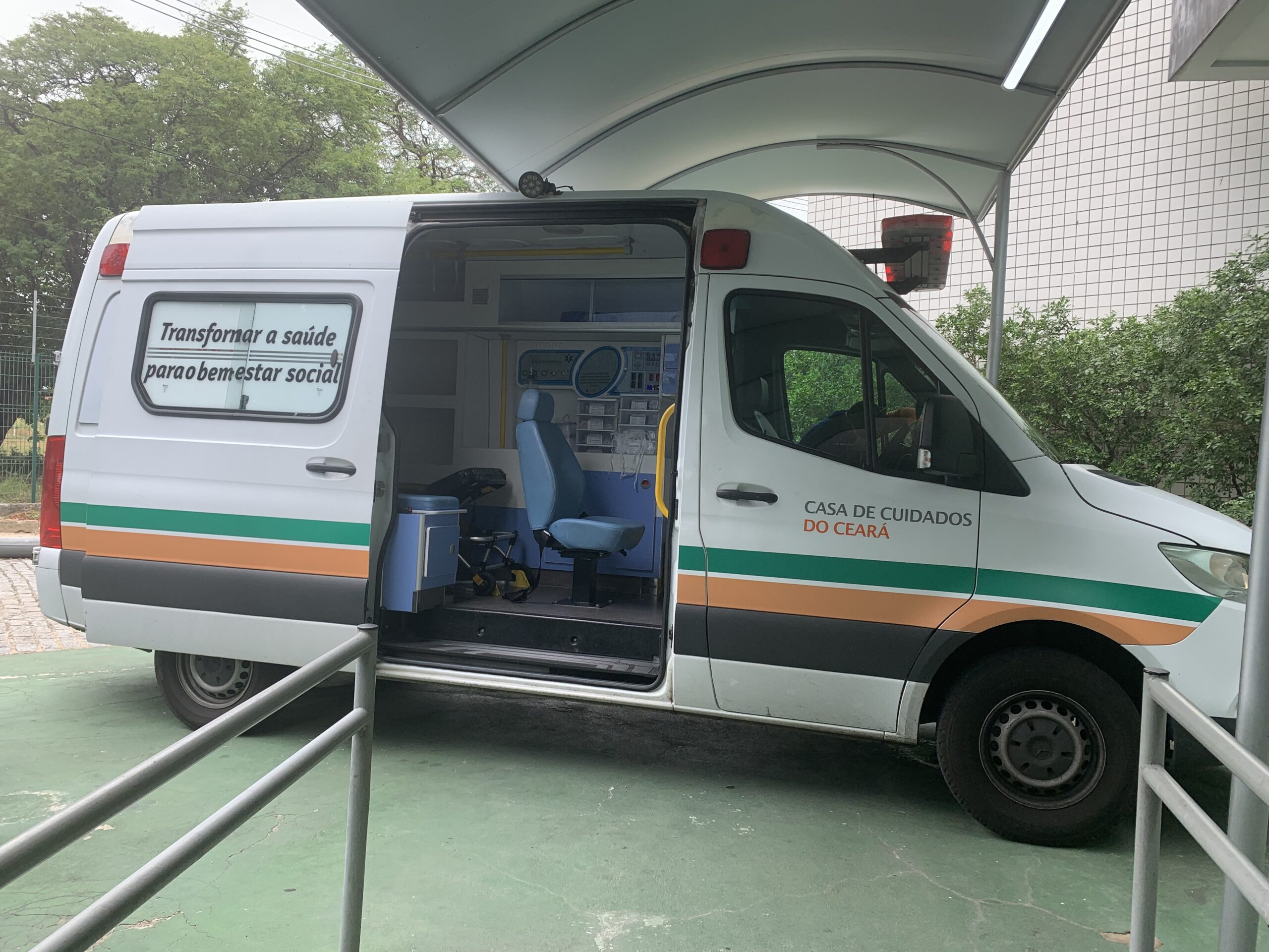 Casa de Cuidados agora possui ambulância exclusiva para pacientes