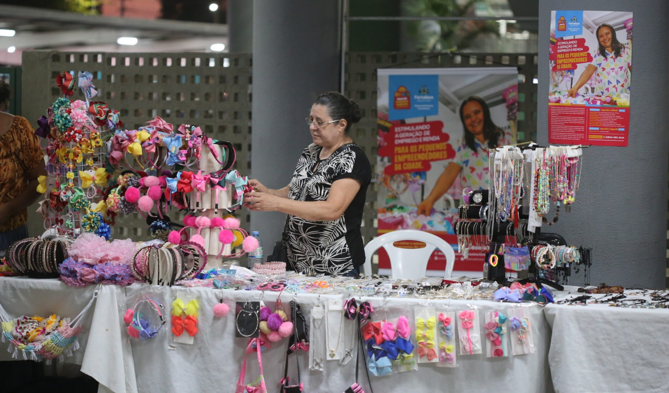 Prefeitura de Fortaleza participa da Auê Feira Criativa na Praça das Flores