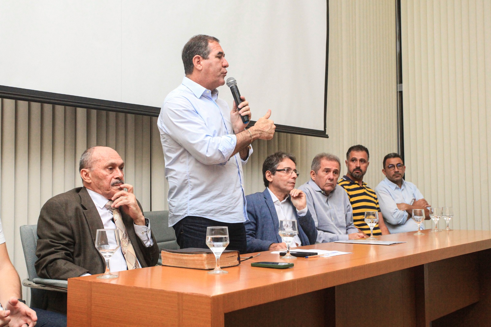 Luiz Gastão ministra palestra sobre reforma tributária no aniversário do Sindipostos   