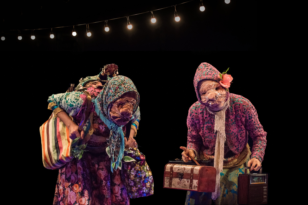 Celebrando 25 anos de existência, Grupo Bagaceira de Teatro realiza temporada no Hub Cultural Porto Dragão com o espetáculo “Interior”