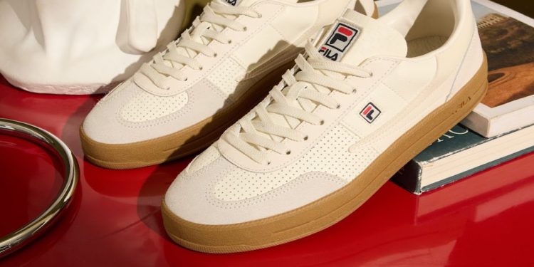 FILA apresenta o tênis FX Court 70 Vintage e a nova coleção Sports Club