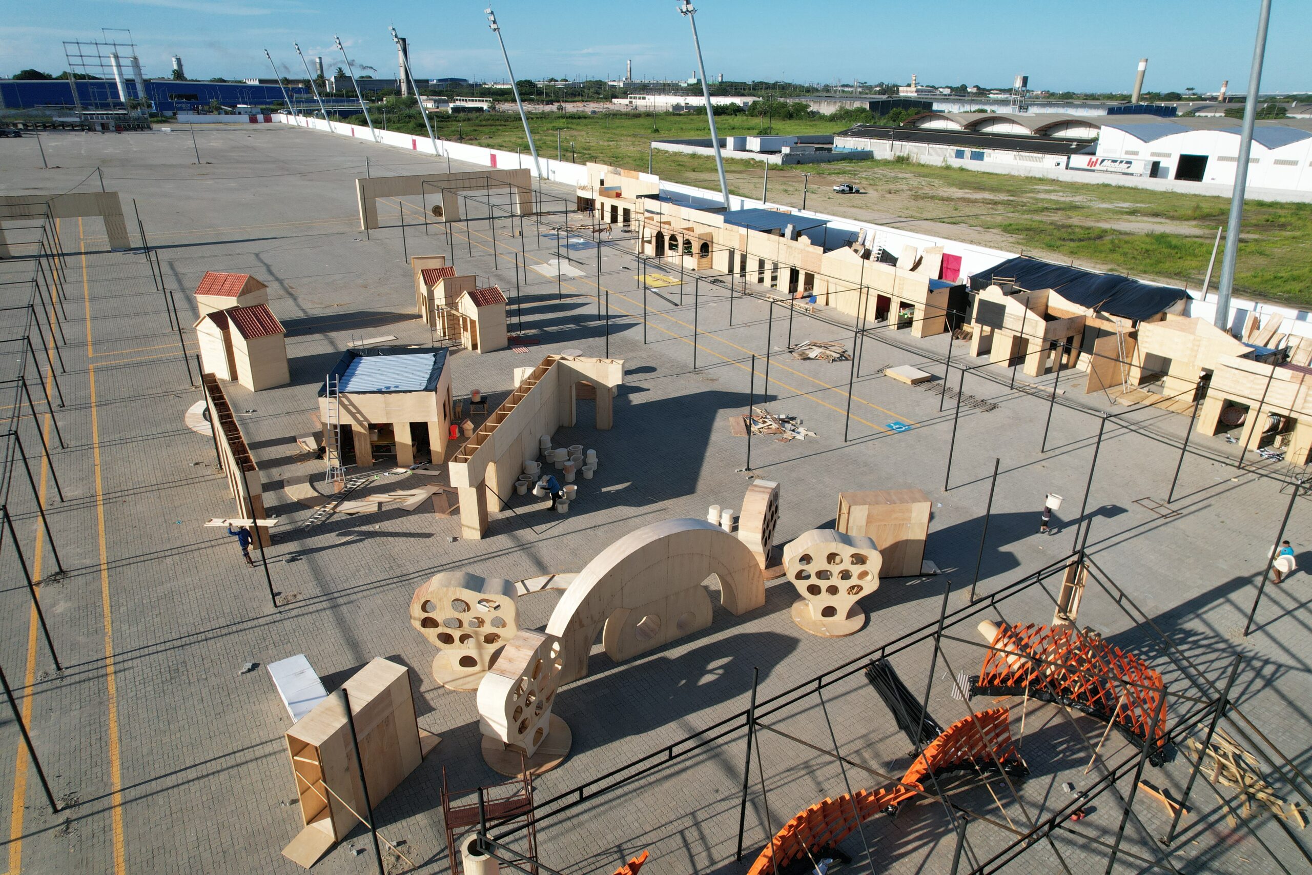 Maracanaú inicia montagem de estrutura para o São João 2025 no Parque de Eventos Narciso Pessoa de Araújo