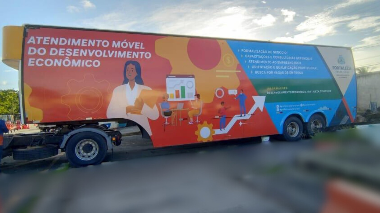 Prefeitura de Fortaleza e Governo do Ceará celebram Dia do Trabalho com serviços gratuitos na Praça José de Alencar