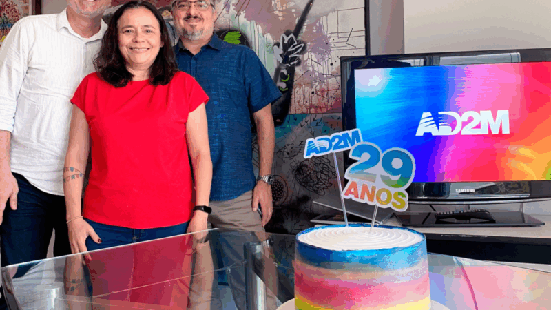 AD2M Comunicação celebra 29 anos com nova identidade visual inspirada em pássaro cearense