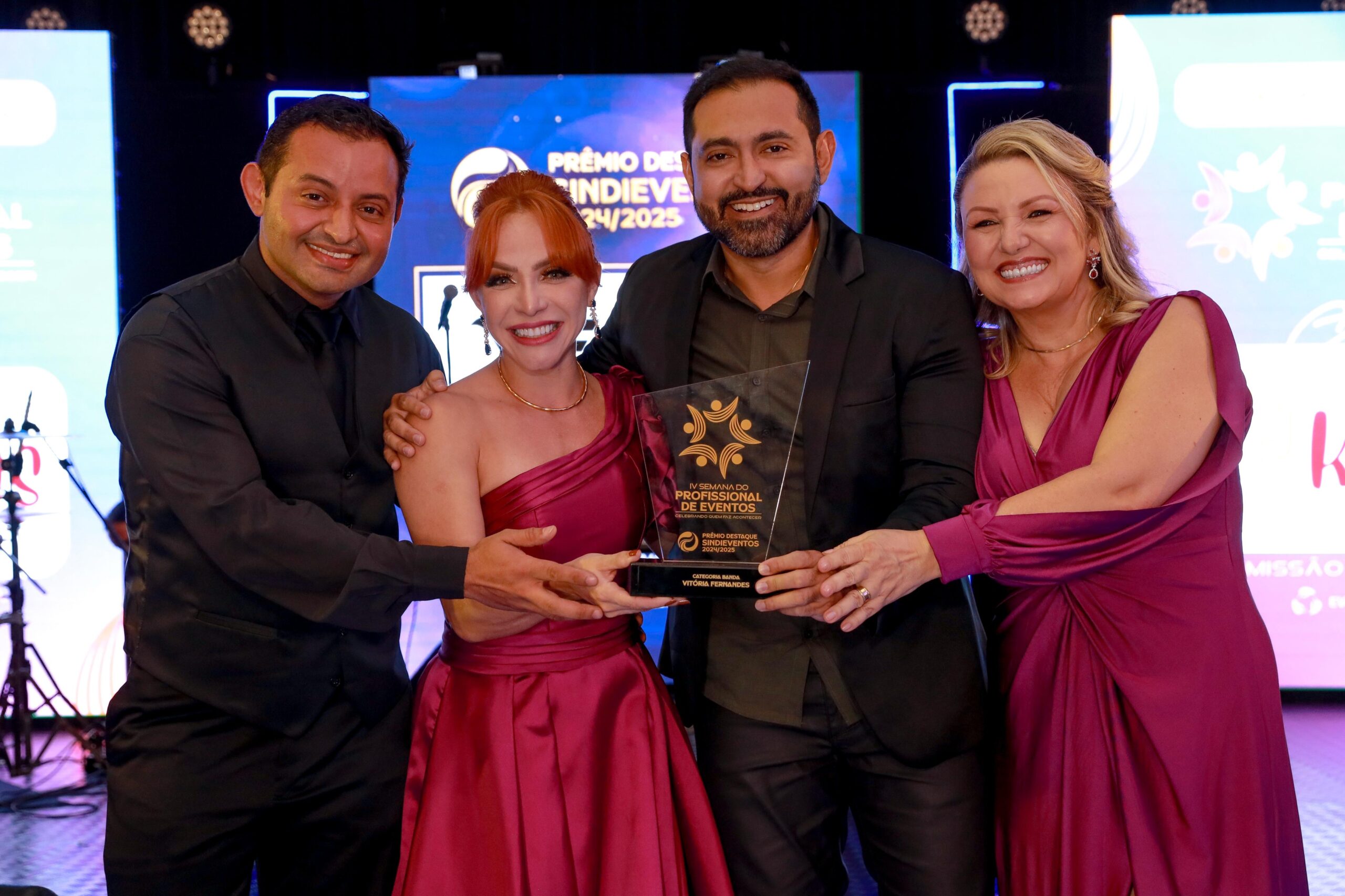 Vitória Fernandez conquista bicampeonato como Melhor Banda no Prêmio Destaque SindiEventos 2024