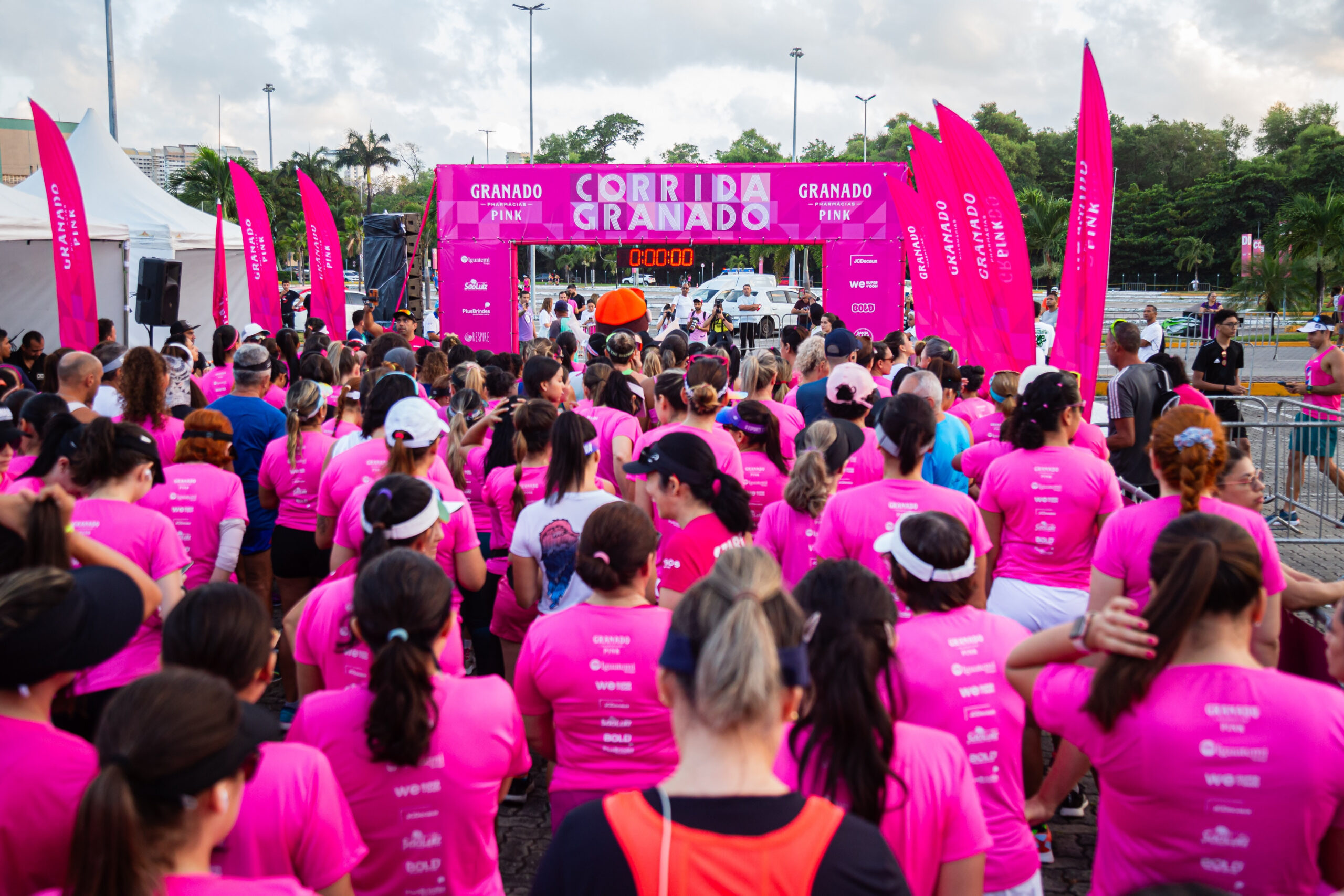 Corrida Granado Pink vai reunir 2 mil mulheres neste domingo (11), em Fortaleza
