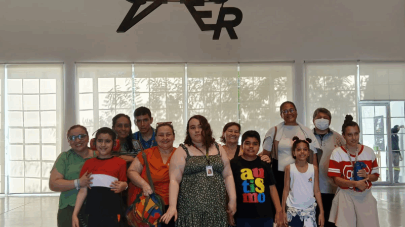 Fortaleza Azul promove visita cultural com autistas à Pinacoteca do Ceará e Museu Ferroviário João Felipe