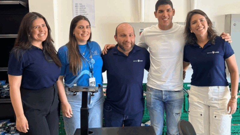 Zé Vaqueiro entrega uma tonelada de alimentos arrecadada em campanha social do Aviões Fantasy 2025