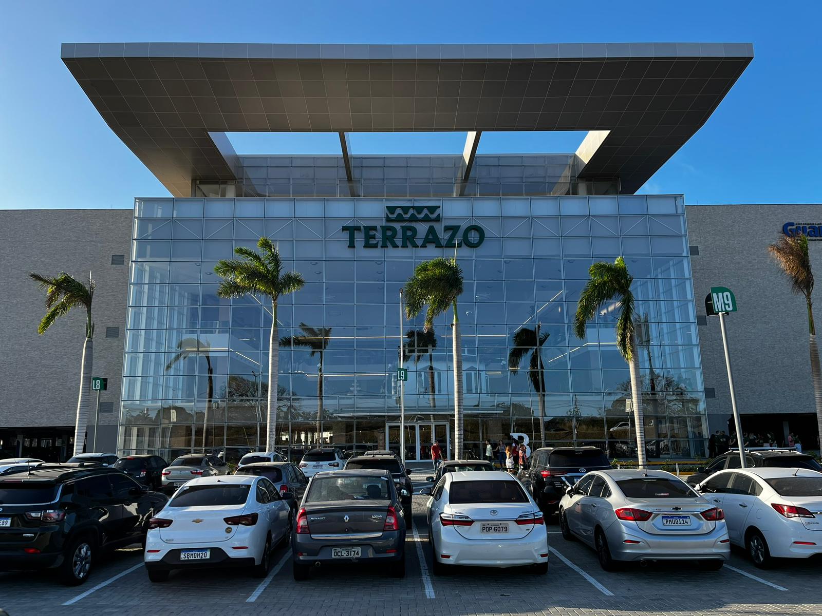 Terrazo Shopping realiza Black Friday com descontos de até 70% em todas as lojas